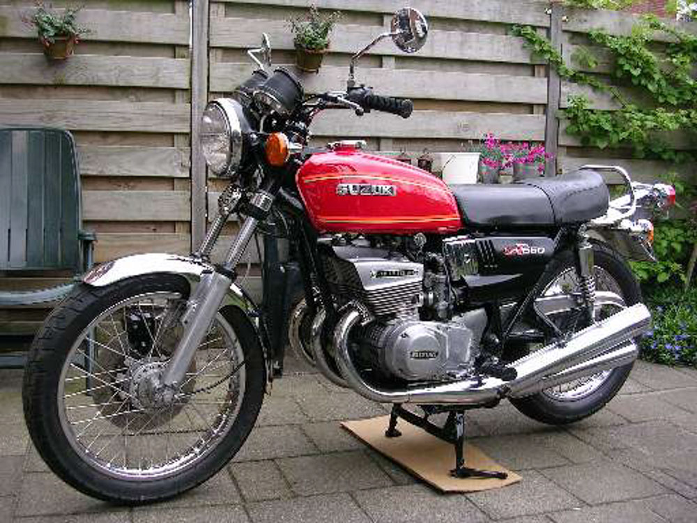  Suzuki GT550 Triple 