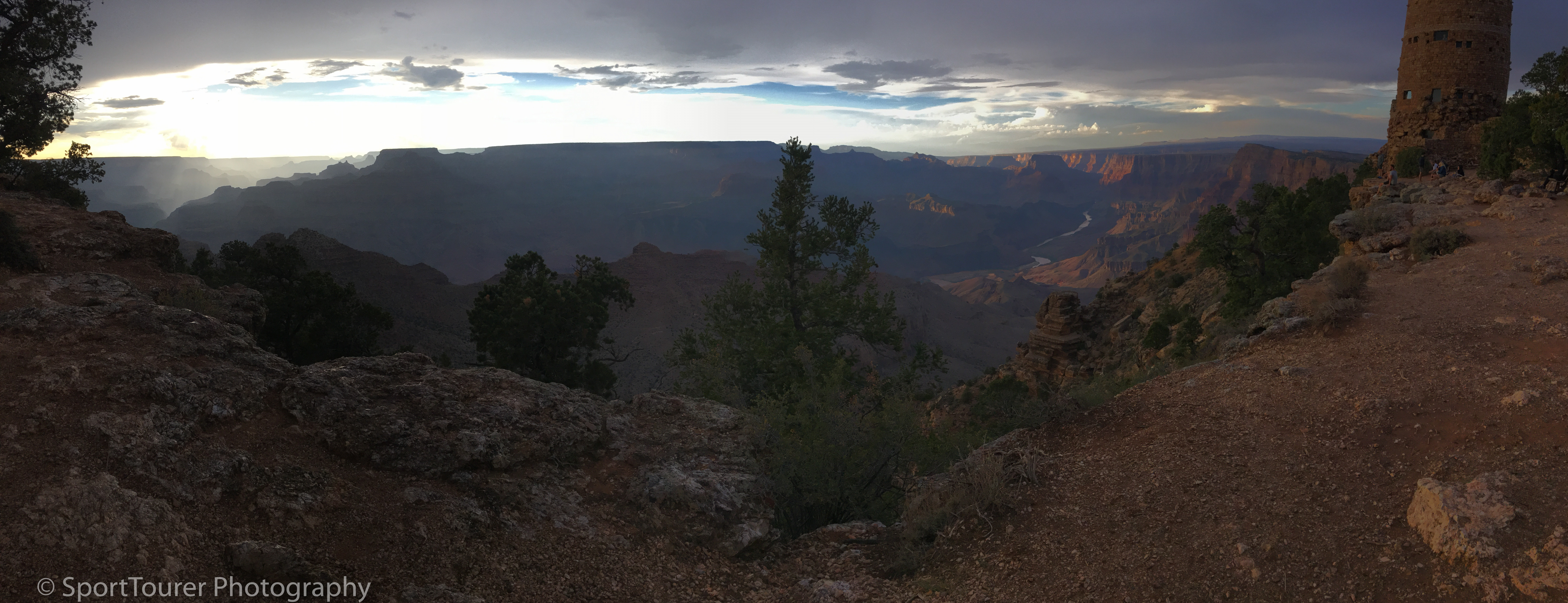  Overcast skies at the south rim of the Grand Canyon. 